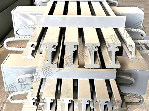 400型模數式伸縮縫